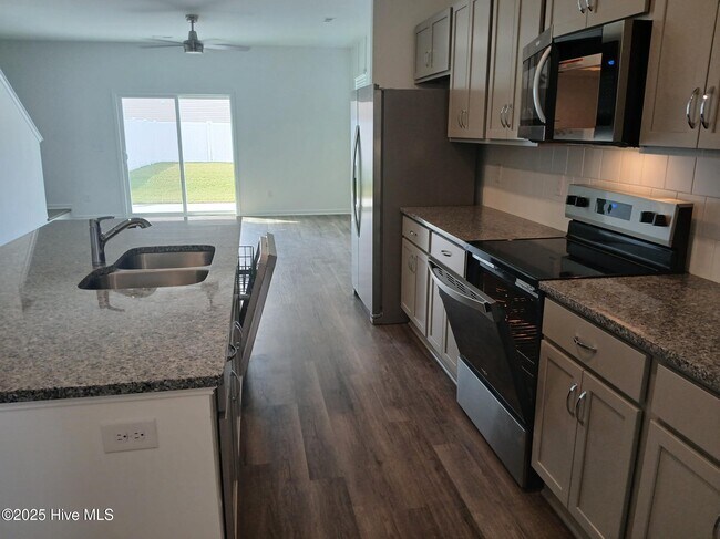 Building Photo - 7110 Fisk Dr
