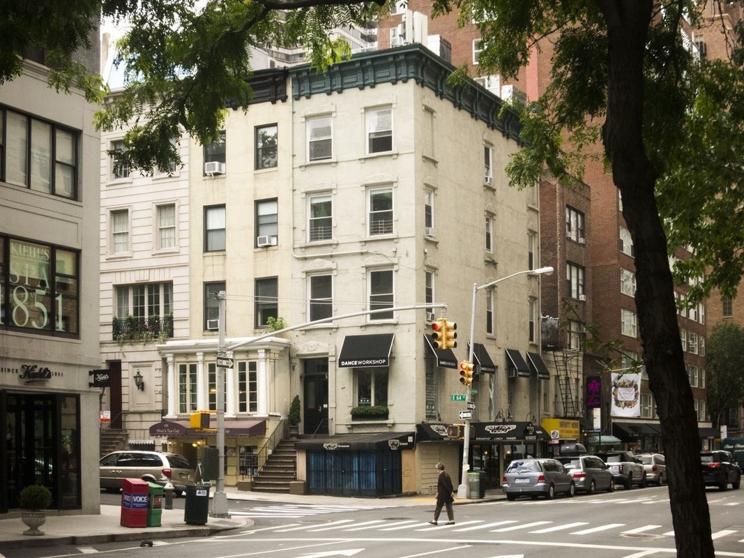 Primary Photo - 154 E 64th St