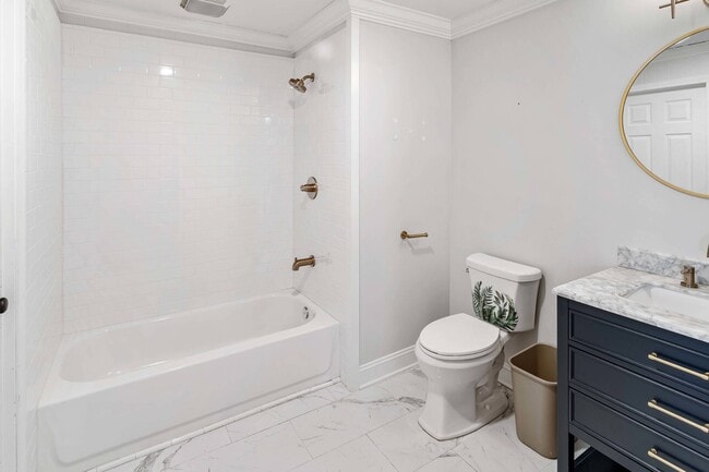 Building Photo - 2054 Walton Wy