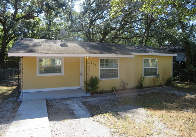 Building Photo - 1613 E Linden Ave