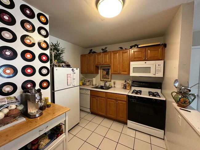Interior Photo - 3069 Oakland