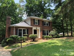 Building Photo - 823 Tadlock Pl