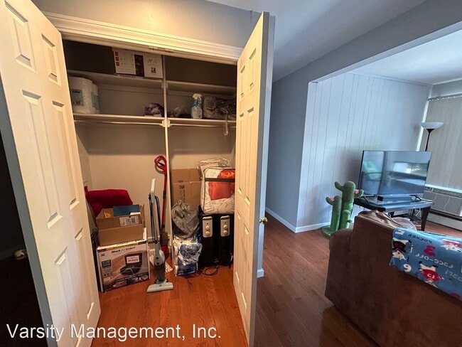 Building Photo - 2 br, 1 bath Apartment - 848 Tappan 848 TA...