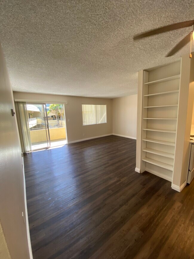 Melrose Canyon Apartments 4053 8th Ave San Diego, CA Apartments for