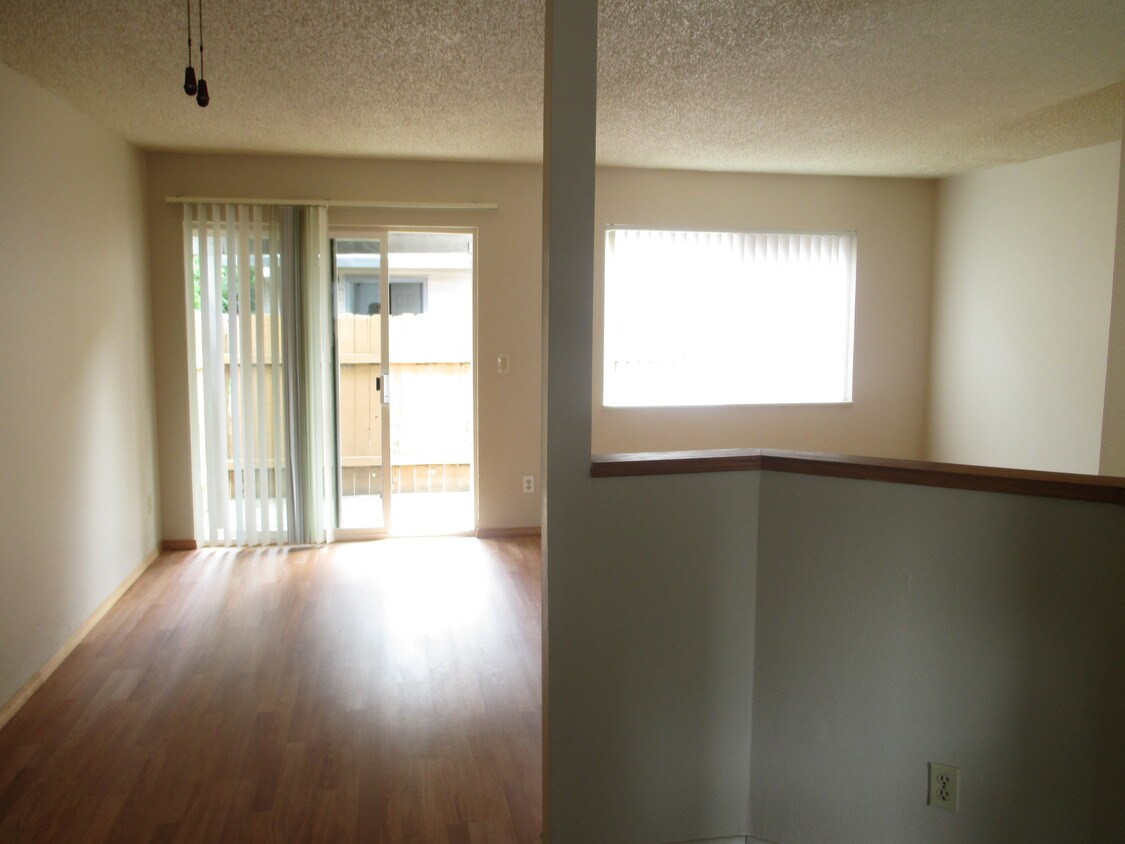 16001 NE Halsey St, Portland, OR 97230 Townhome Rentals in Portland