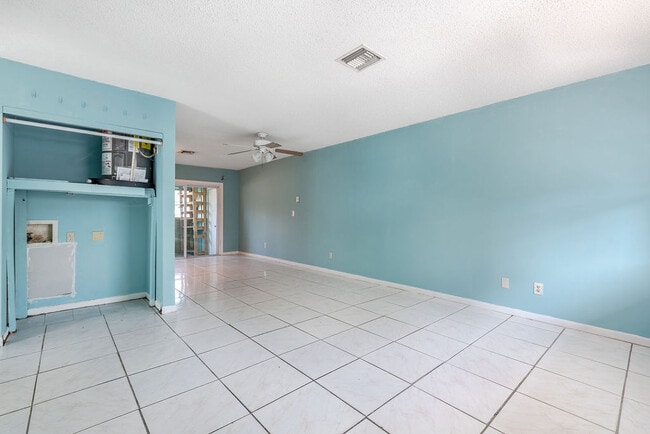 Foto del edificio - 2658 SE Amherst St