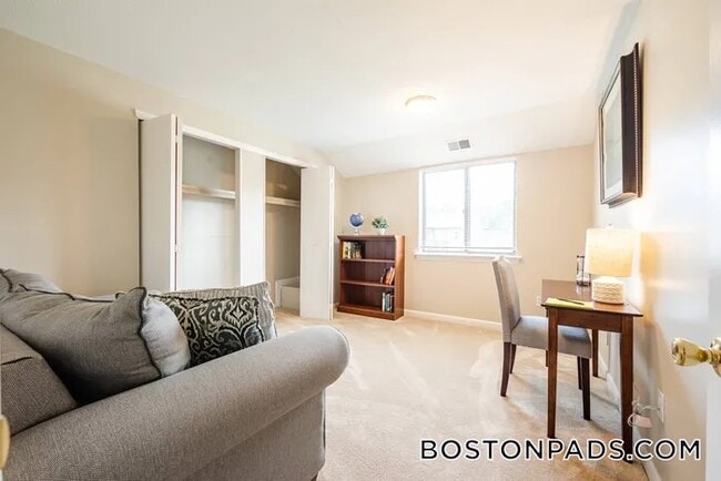 Building Photo - 28 Forest Acres Dr