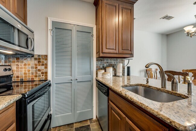 Foto del edificio - 4333 Bowser Avenue Unit#7, Dallas, Texas 7...