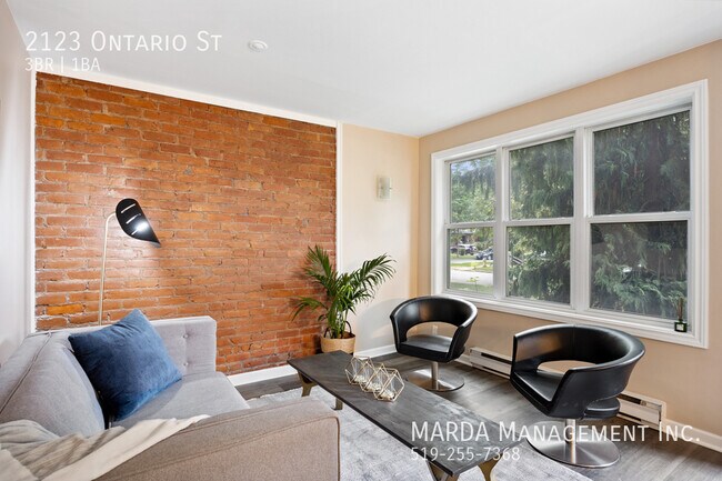 Photo du bâtiment - RENOVATED 3 BED/1 BATH HOME IN WALKERVILLE...