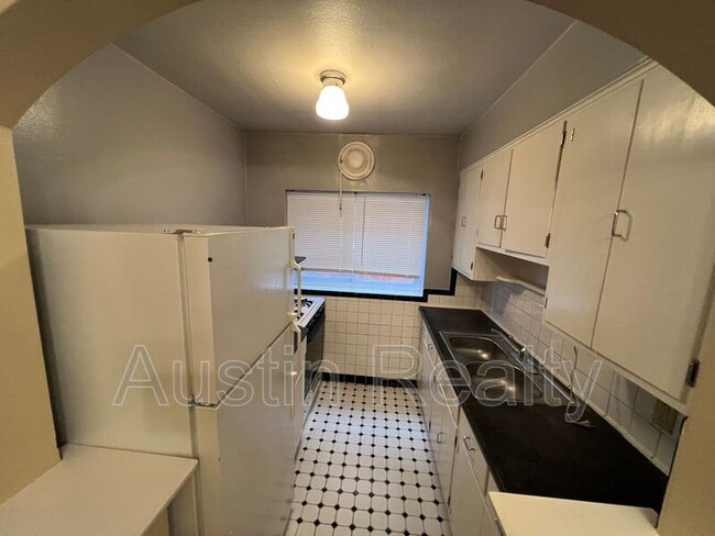 Foto del edificio - 5834 Nottingham Ave