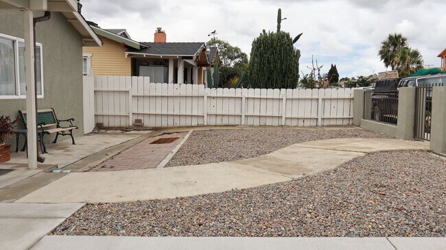 Building Photo - Single 2 bedrooms 2 baths house in San Diego CA.