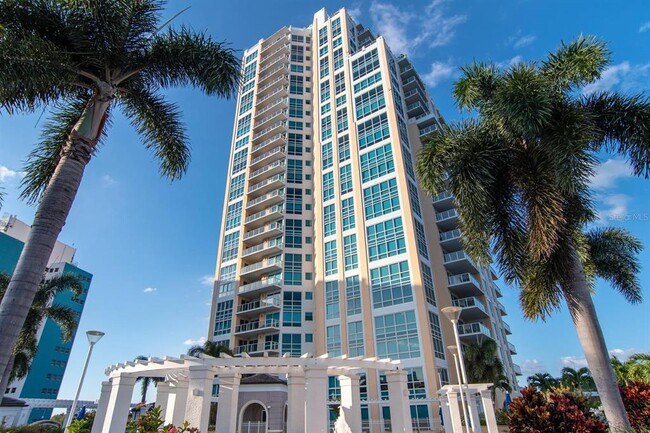 Foto del edificio - 400 Beach Dr NE