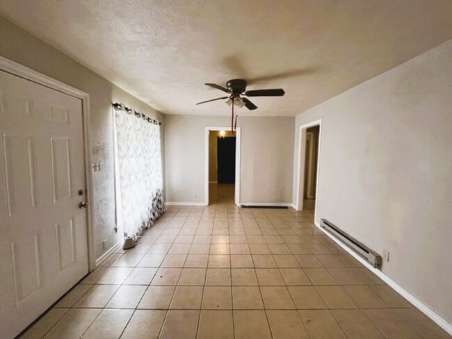 Foto del edificio - 329 NW 84th St