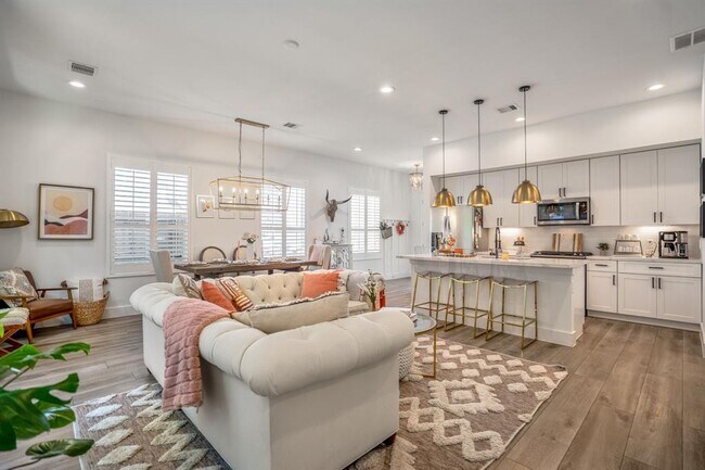 Foto del edificio - 5217 Pinemont Creek Ln