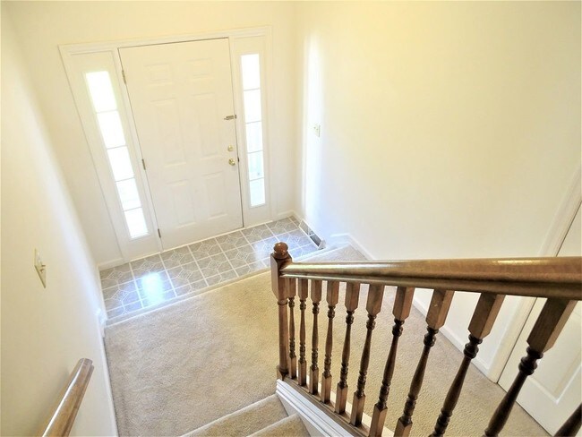 Building Photo - 6466 Lincoln Ct