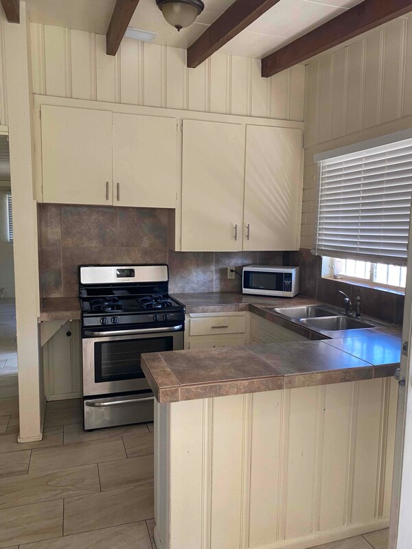 Foto principal - 732 E Waverly St