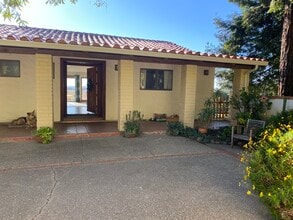 Building Photo - 407 Hecker Pass Rd