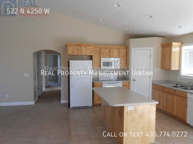 Building Photo - 522 4250 W