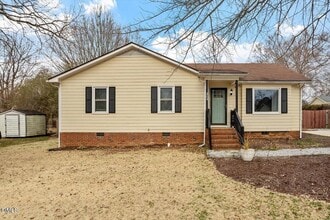 Building Photo - 204 Charles St