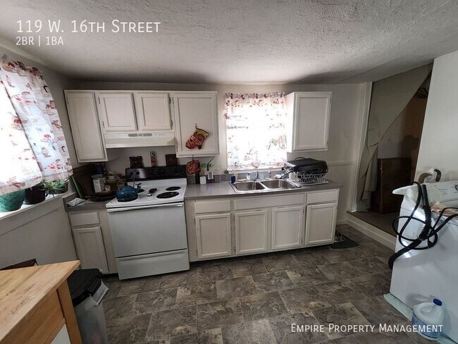 Building Photo - 2 Bedroom / 1 Bathroom in Northampton !