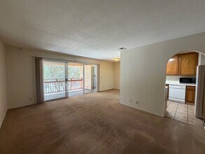 Building Photo - 1033 Alta Mira Dr