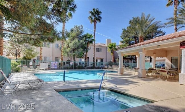 Building Photo - Bright Green Valley Condo in Gated Southpa...