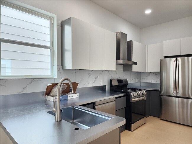 Foto del edificio - 3413 St Emanuel St