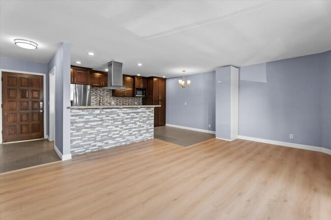 Building Photo - 2411 Prospect Ave