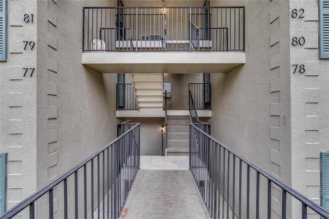 Building Photo - 80 Montre Square NW