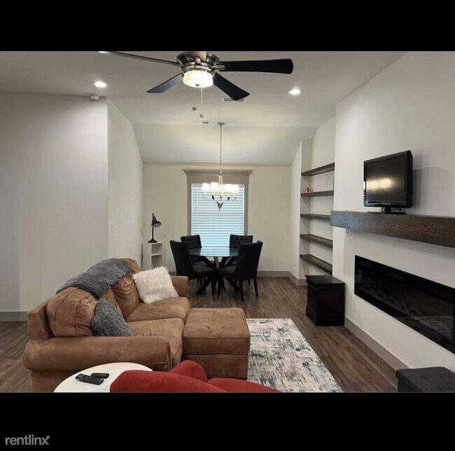 Building Photo - 3 br, 2 bath House - 1111 North Granby Avenue