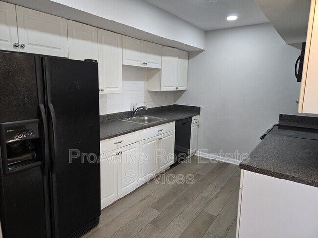 Foto del edificio - 606 Redkirk Ln