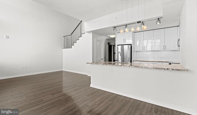 Foto del edificio - 8300 Wisconsin Ave