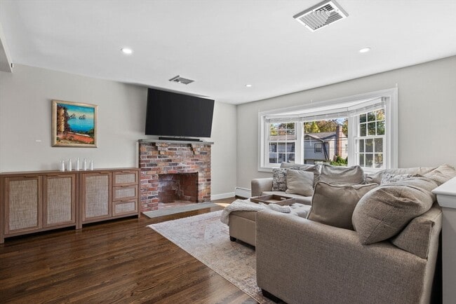 Foto del edificio - 193 Bonham Rd