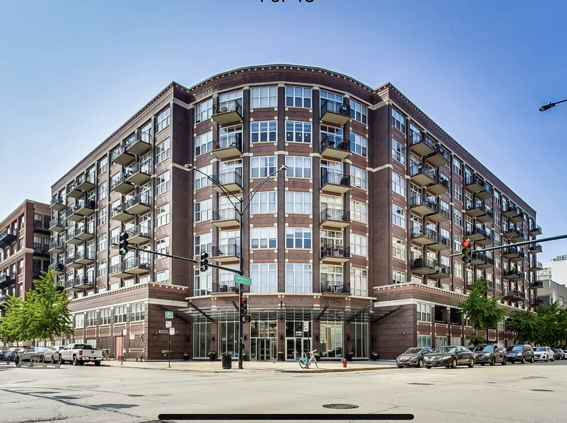 Primary Photo - 1000 W Adams St
