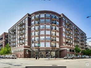 Building Photo - 1000 W Adams St