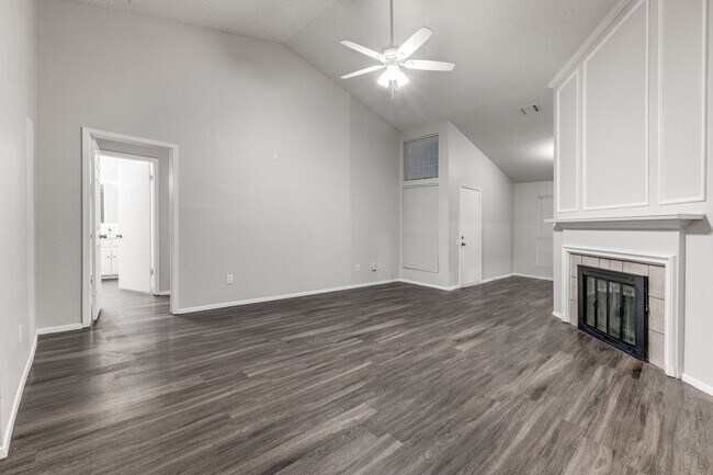 Foto del edificio - Beautifully Updated 3-Bedroom Home with Mo...