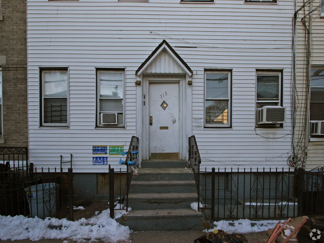 Foto del edificio - 212 Highland Pl