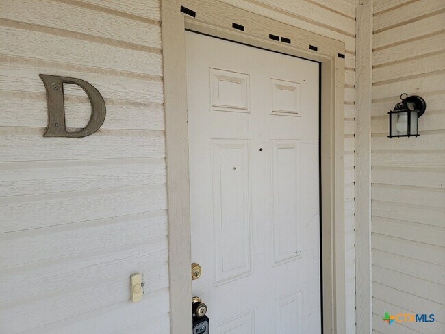 Building Photo - 4204 Primrose Dr