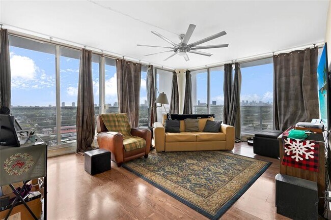 Foto del edificio - 1720 Harrison St