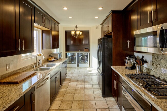 Foto del edificio - 817 10th St