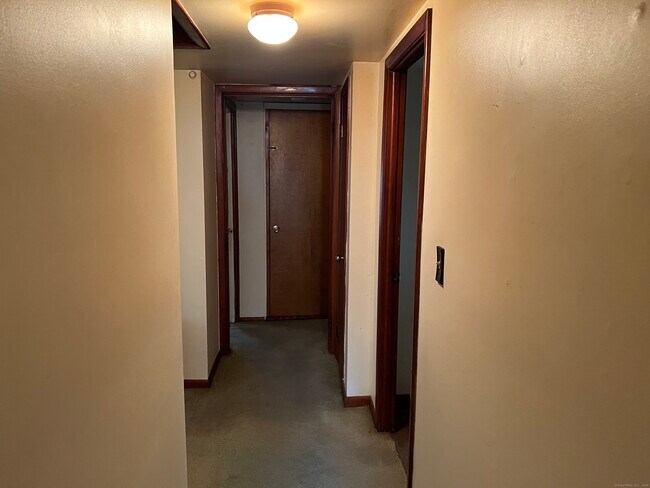 Foto del edificio - 909 Stratford Ave