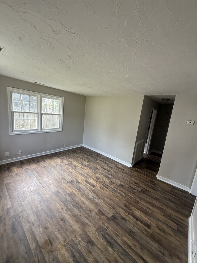 Building Photo - 3411 Burton Pl