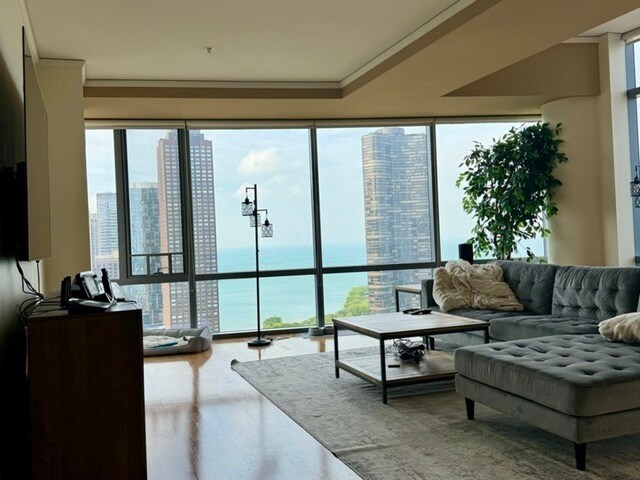 Foto del edificio - 450 E Waterside Dr
