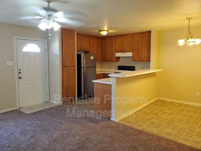 Foto del edificio - 1104 Turkey Creek Ct