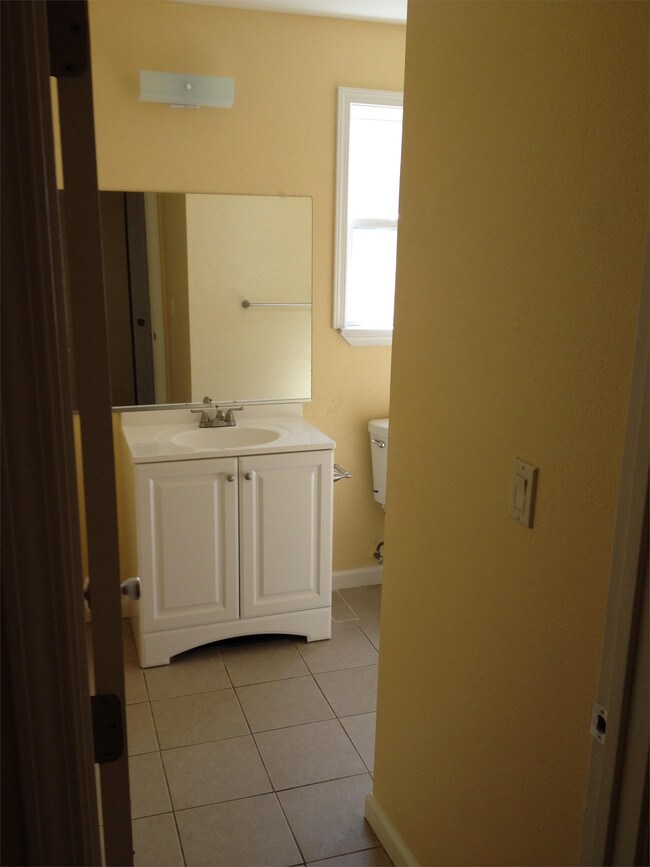 2024 Pawnee Way, Stockton, CA 95209 Townhome Rentals in Stockton CA