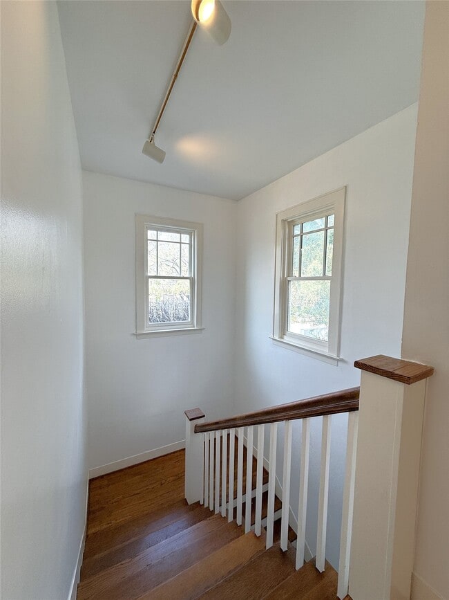 Photo - 2311 Wroxton Rd Apartment