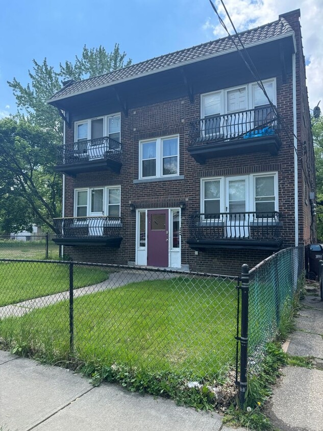 Primary Photo - 880 E 144th St