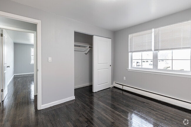 Building Photo - 72 Folly Brook Blvd