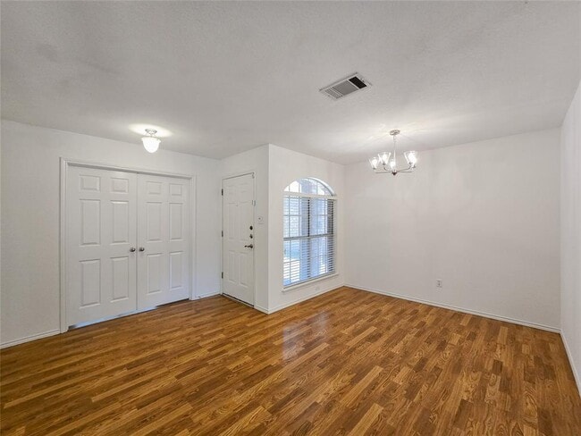 Foto del edificio - 8021 Rimini Trail