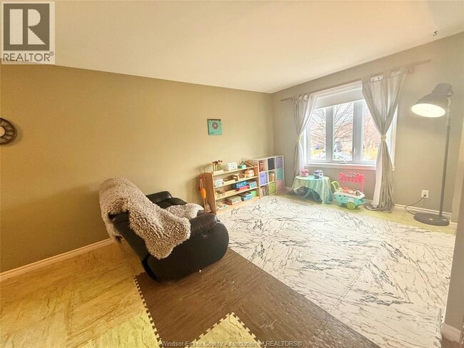 Building Photo - 4838 Whitefish Cres